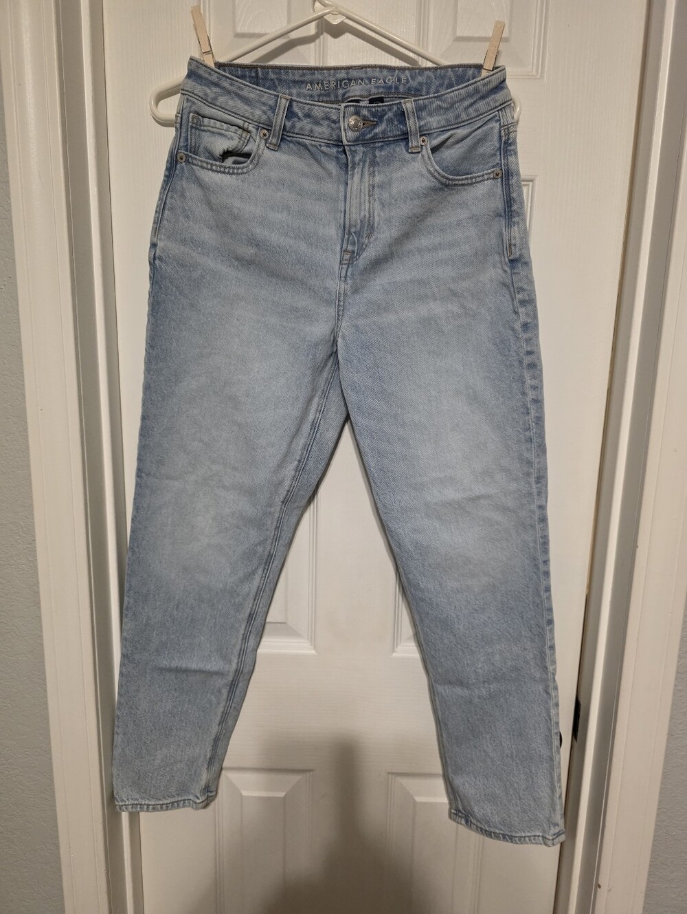 American Eagle Outfitters Light Blue High-Rise Straight Short Leg Jeans